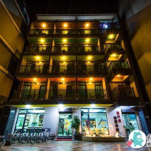 墾丁恆春【麗昕緹渡假會館/夏日微醺民宿】 8人包棟專案券 (MO)4