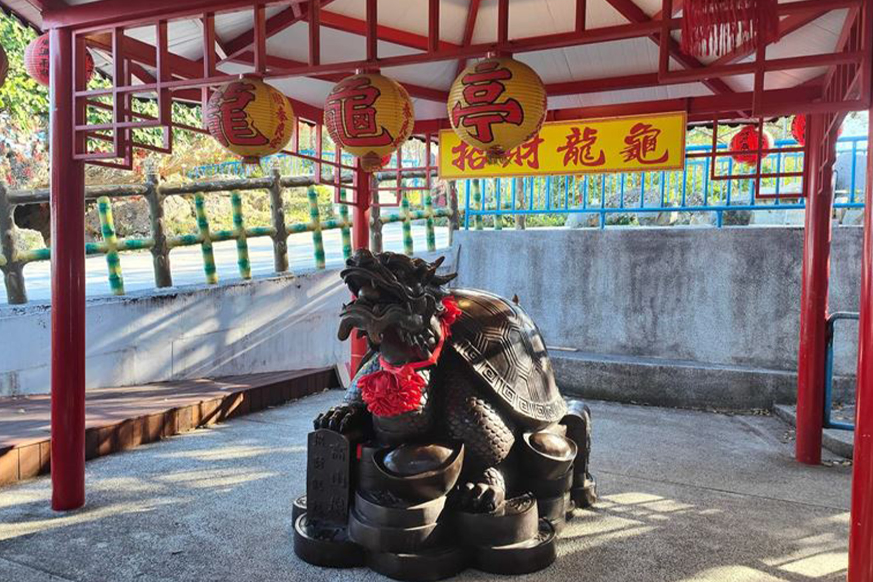 馬上開運~高山巖福德宮+恆春古城魅力商圈+阿信巧克力農場1日8