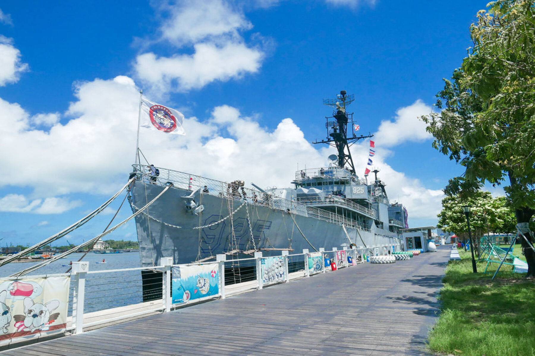 【巴士輕鬆遊】台南採草莓、軍艦機器人展親子一日遊6