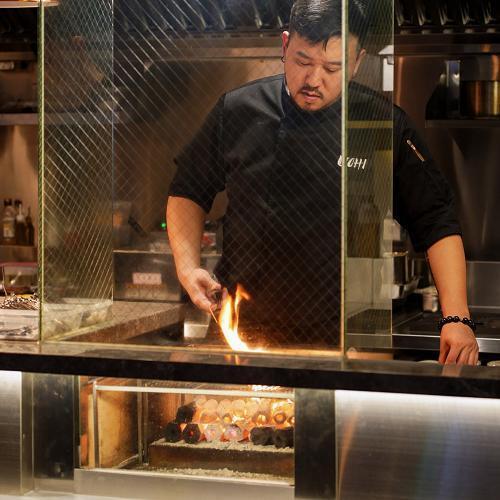 台北【UCHI吾居炭火餐酒忠孝店】感恩共炙雙人饗宴券 (M0)2