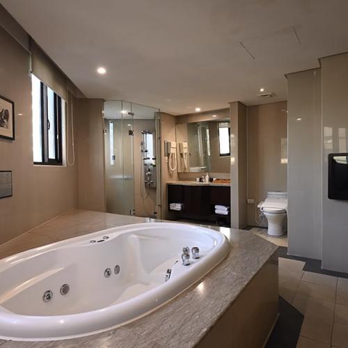 三重【丰居微風館】平日不指定四人房住宿券+免費延退1小時(MO25)7