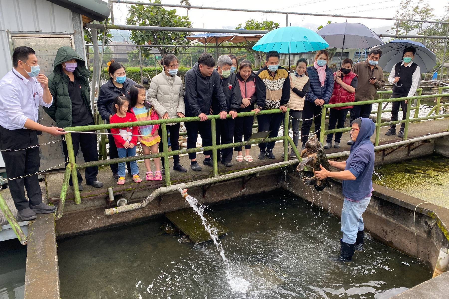 宜蘭八甲休閒魚場-咔滋香魚堡DIY體驗券(最少4人成行)7