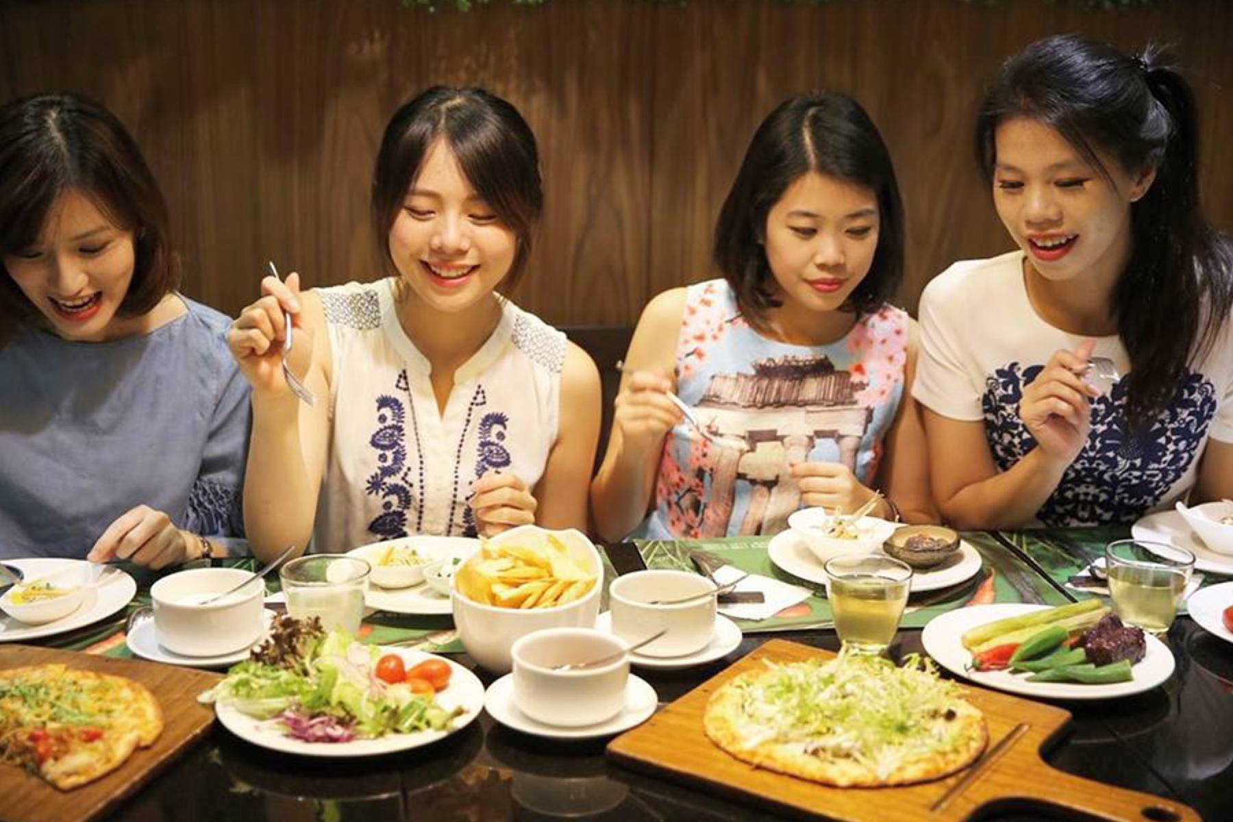 高雄捷絲旅站前館-蔬食百匯平日午晚餐9