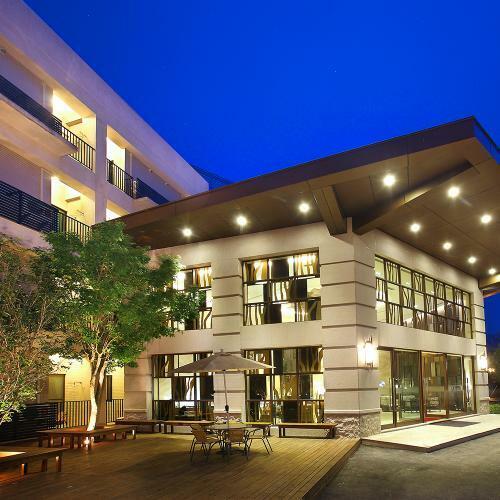 南投【日月潭-瑞居渡假飯店】2大2小一泊一食住宿券加贈九族文化村門票(MO)3