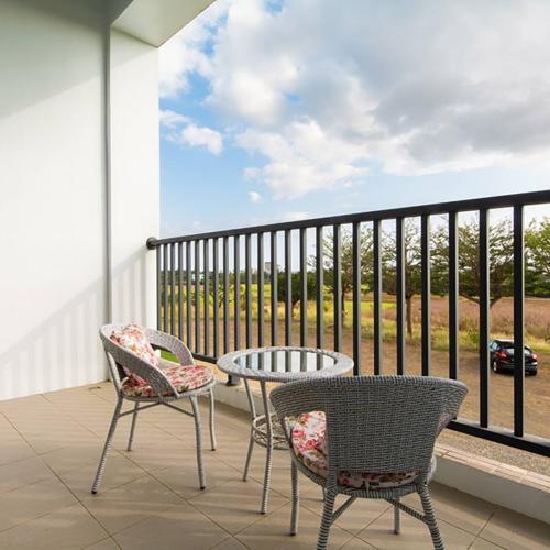 墾丁恆春【麗昕緹渡假會館/夏日微醺民宿】四人房住宿券 (MO)7