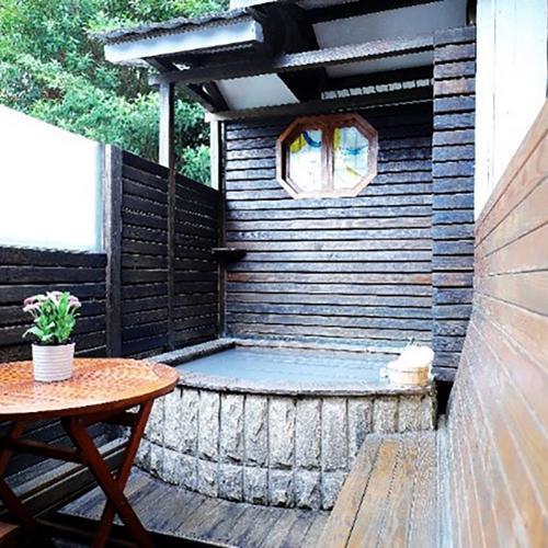 北投【鳳凰閣溫泉旅店】平日尊貴半露天湯房2小時(MO)2