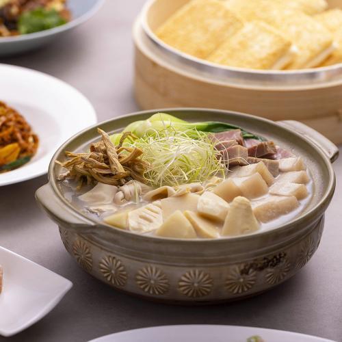 【國聯大飯店】北馥樓平日米其林四人分享餐券(+400假日可使用)含經典烏梅汁一壺|下殺76折(MO26)5