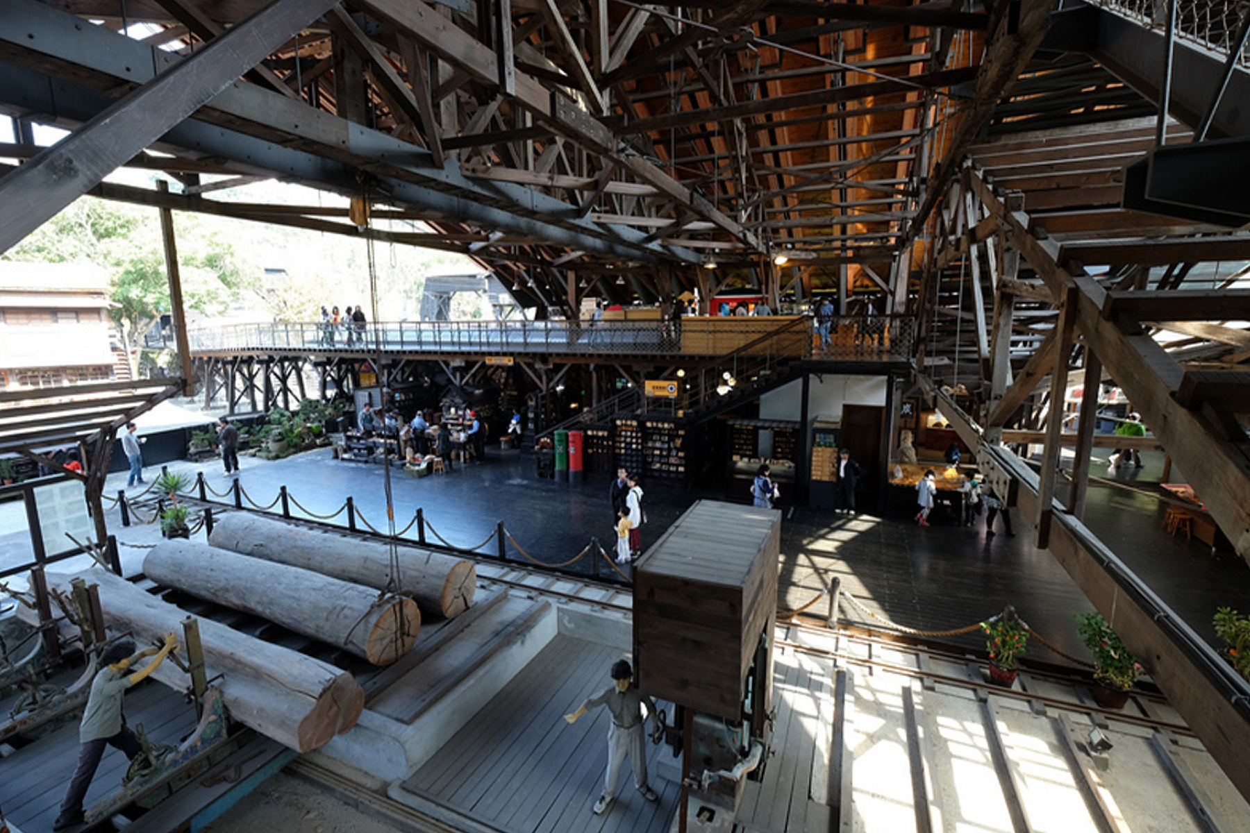 嘉里二日走透透12