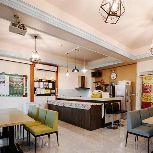 墾丁恆春【麗昕緹渡假會館/夏日微醺民宿】 8人包棟專案券 (MO)5