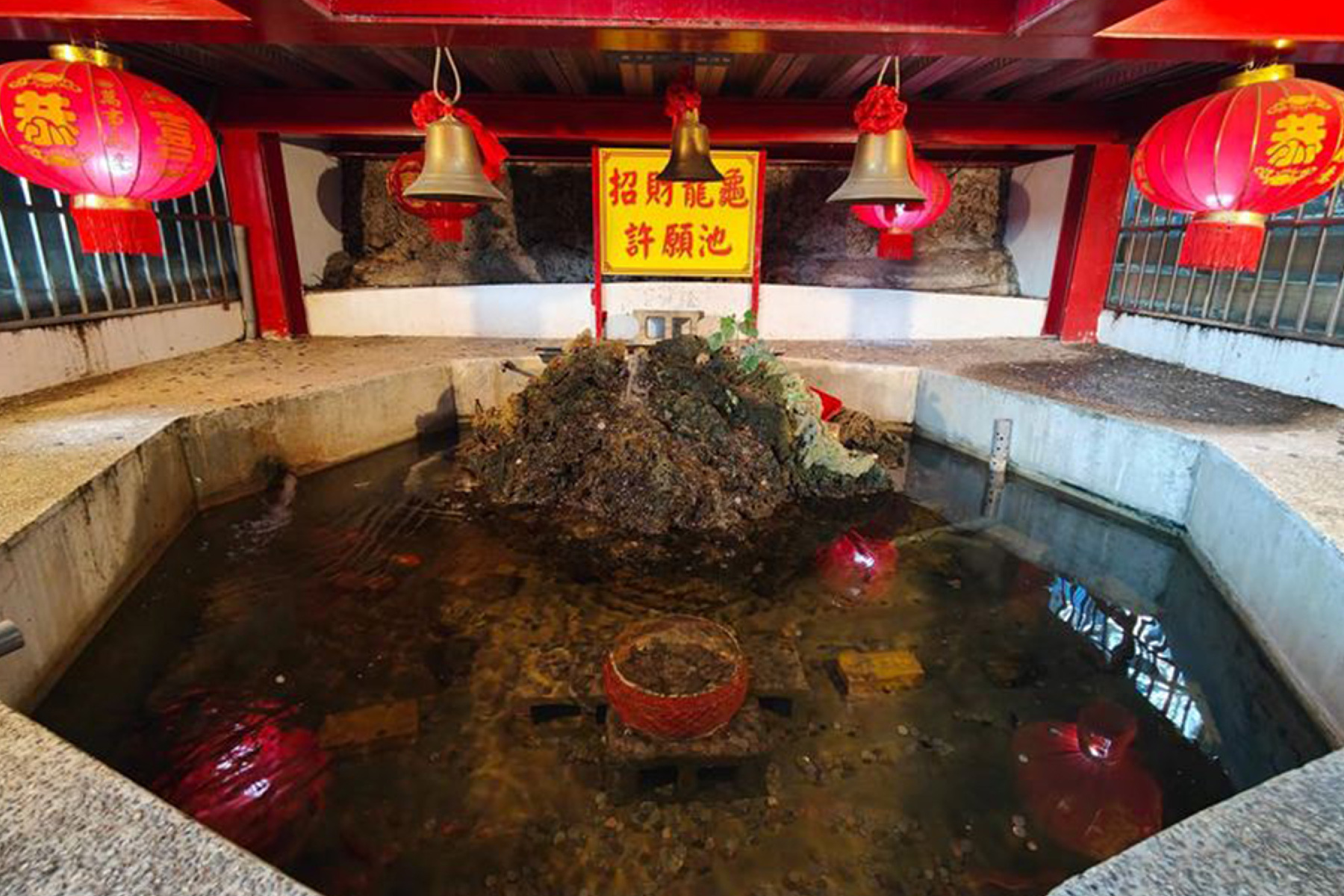 馬上開運~高山巖福德宮+恆春古城魅力商圈+阿信巧克力農場1日9