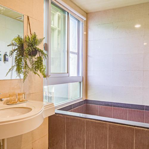 礁溪【艾玹爾溫泉商旅】120分鐘雙人泡湯券(MO)4