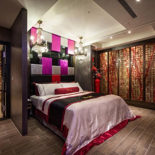 台中【紫禁城精品汽車旅館】雙人休息3H水雲間車庫房型/可加價升等(MO)7