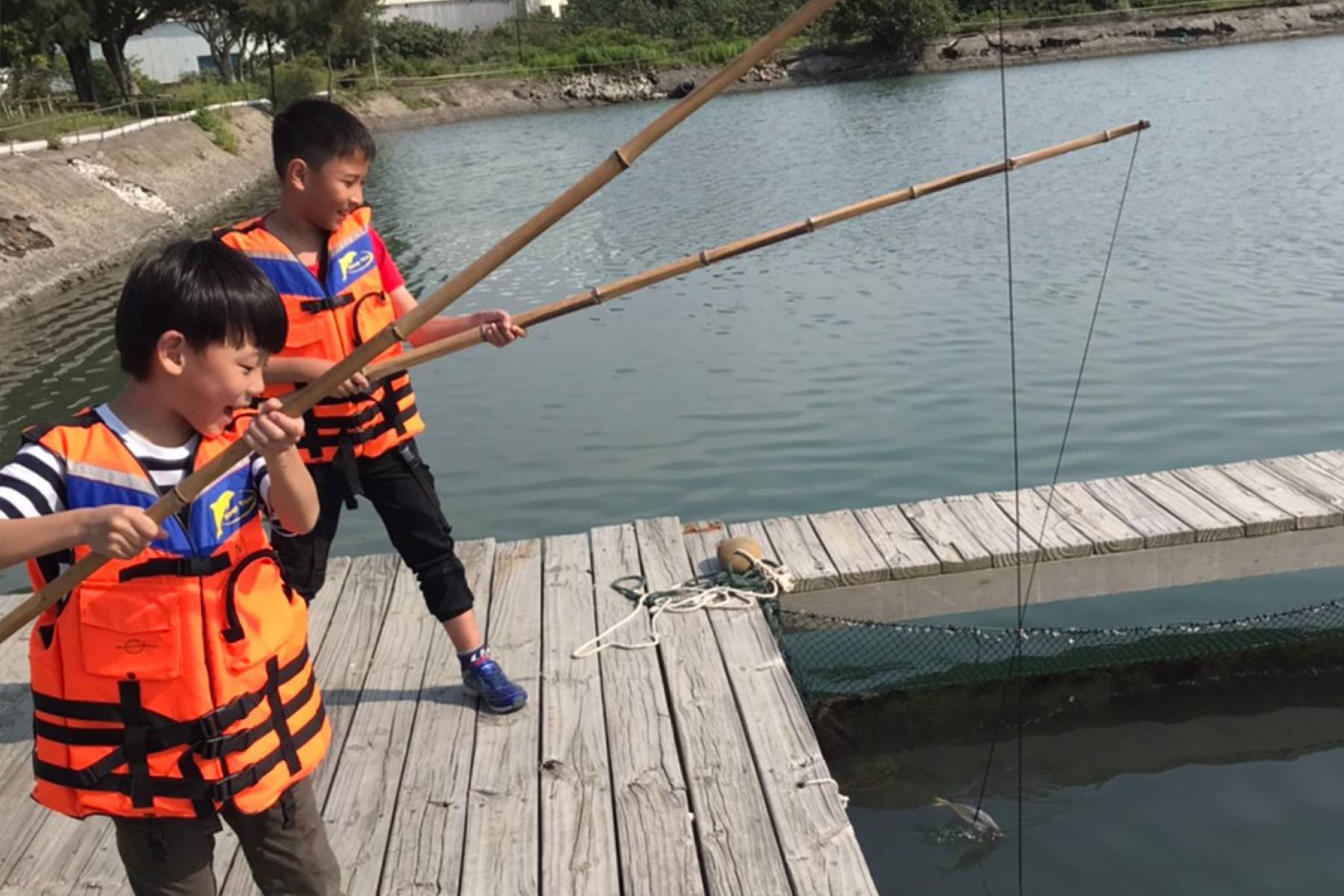 新竹水月休閒藍鯨魚寮-龍虎石斑套餐+搏魚雙人體驗券7